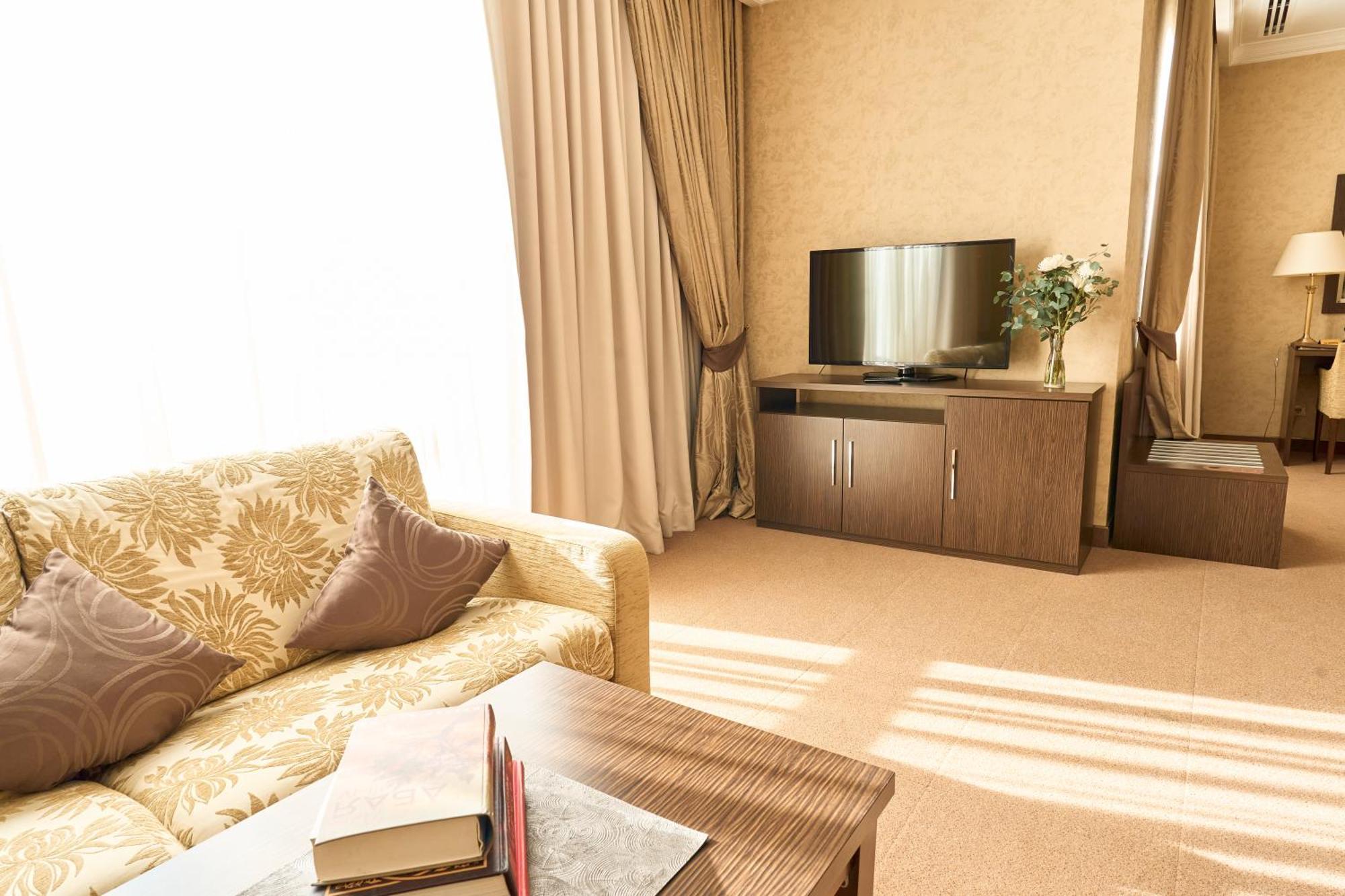 Kainar Hotel Çimkent Dış mekan fotoğraf